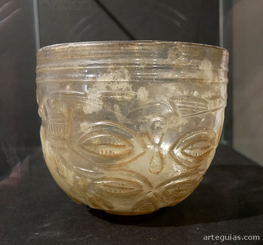 Cuenco hispano&aacute;rabe o Vaso de Besal&uacute;