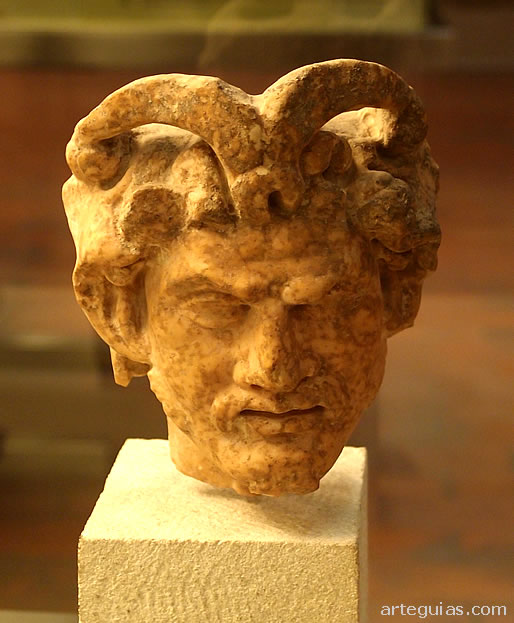 Cabeza del dios Pan de Torredonjimeno. Escultura de m&aacute;rmol