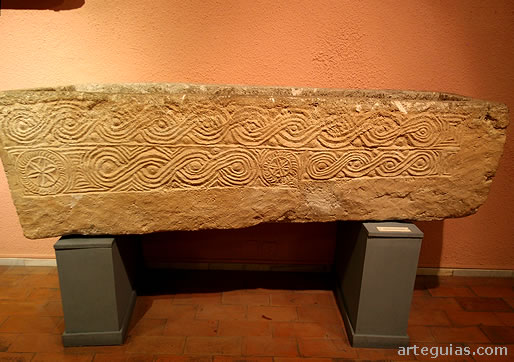 Museo de Ja&eacute;n: Sarc&oacute;fago de Arjonilla  de &eacute;poca hispano visigoda