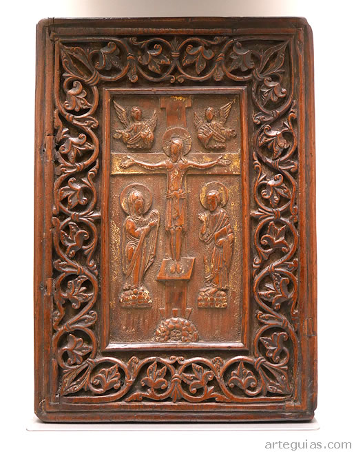 Tapa de Evnageliario con un Calvario