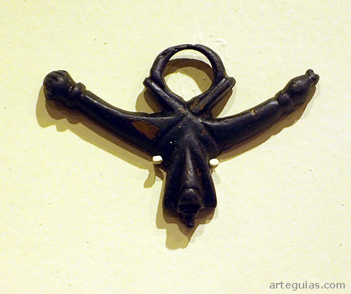 la patena de Cristo en Majestad: amuleto f&aacute;lico romano