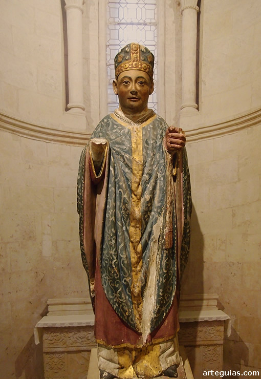 Salas Capitulares: el Museo Catedralicio y Diocesano de Salamanca: estatua de San Nicolás Obispo del siglo XIV