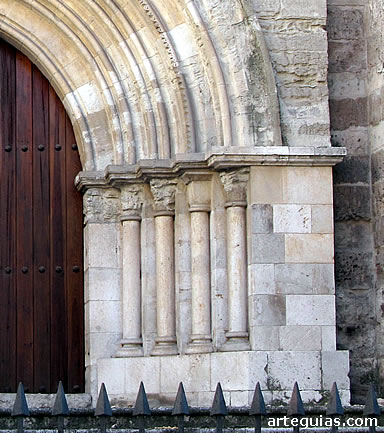 Detalle de la citada puerta