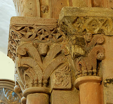 Capiteles de Santiago de Arl&oacute;s