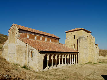 Vista exterior del monasterio de San Miguel de Escalada (León)