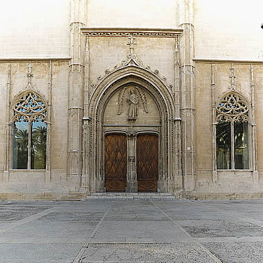 Fachada principal de la Lonja