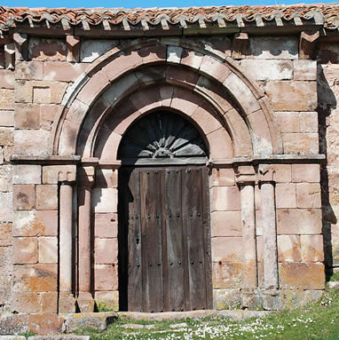 Portada de la iglesia