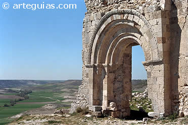 Ruina de la iglesia de San Miguel de Sacramenia