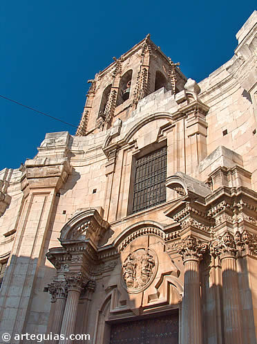 Fachada oeste de la iglesia