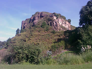 Peñón de Raíces (Castrillón)