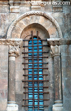 San Isidoro de Le&oacute;n, ventanal