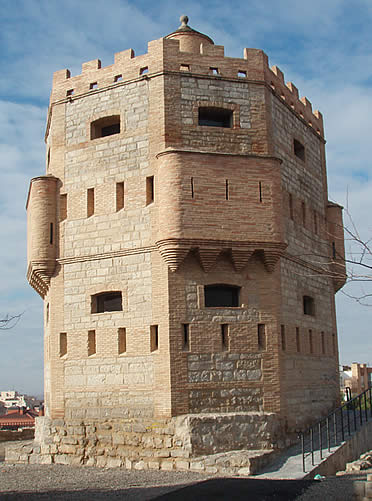 La restaurad&iacute;sima Torre Monreal de Tudela, de origen medieval