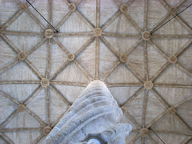 Aspecto superior del principal sal&oacute;n de la Lonja de Valencia