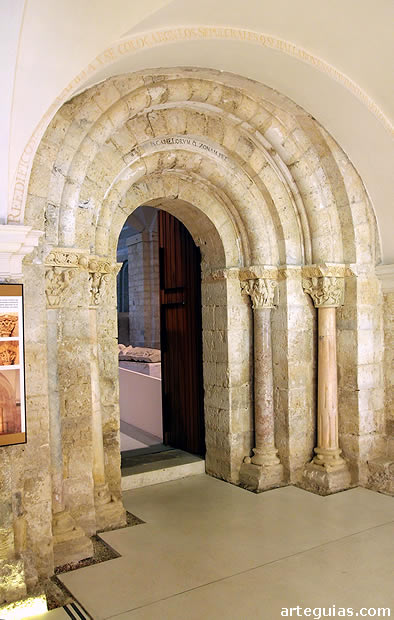 San Zoilo de Carrión de los Condes. Puerta románica descubierta en el siglo XX