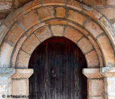 Ermita de Santa Mar&iacute;a. Puerta rom&aacute;nica