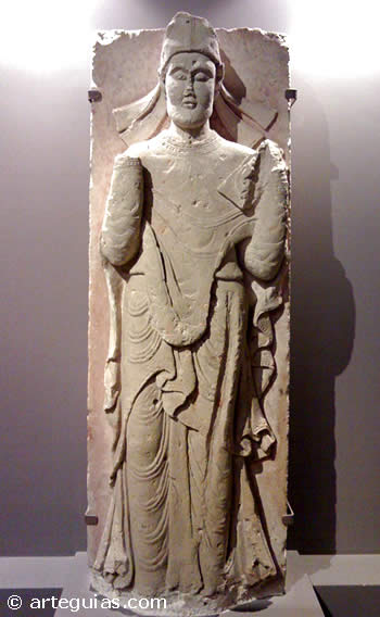 Escultura de un obispo bendiciendo. Santos Justo y Pastor de Sep&uacute;lveda