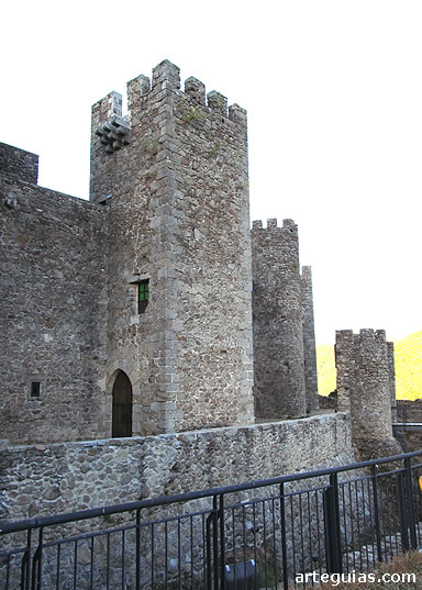 Imponentes torres del castillo