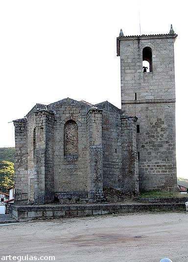 Aspecto de la cabecera y el campanario