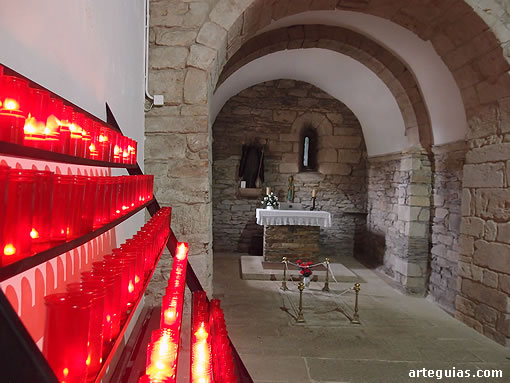 Santuario de Santa Mar&iacute;a de O Cebreriro: nave norte de la iglesia