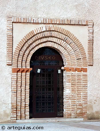 Portada de la iglesia de San Juan de Aguilafuente, Segovia
