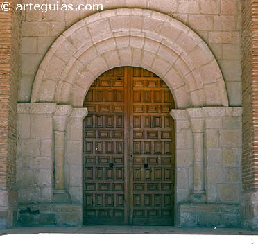 Puerta rom&aacute;nica de la Ermita de Nuestra Se&ntilde;ora del Pinar de Cantalejo, Segovia