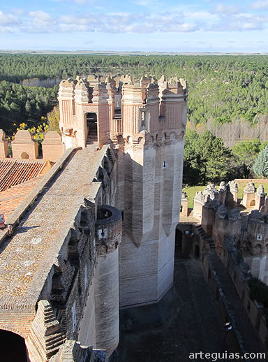 Torre del castillo de Coca