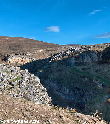 Ca&ntilde;&oacute;n del r&iacute;o Caracena