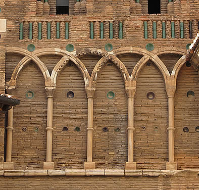 Arquer&iacute;as del campanario