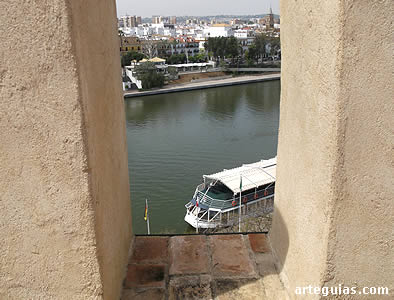 El r&iacute;o Guadalquivir visto desde la torre