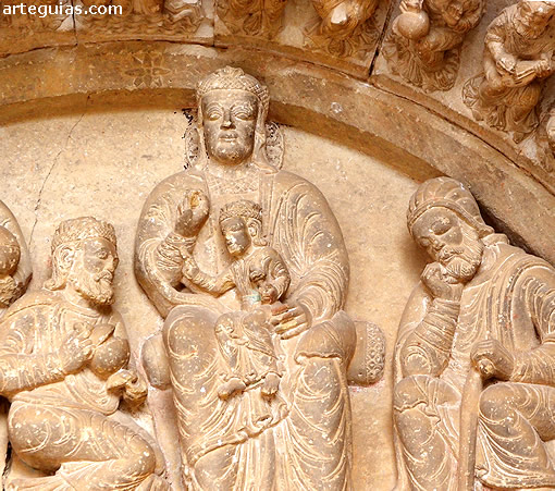 Detalle del tímpano de la Adoración de los Reyes Magos. Iglesia de Ahedo de Butrón