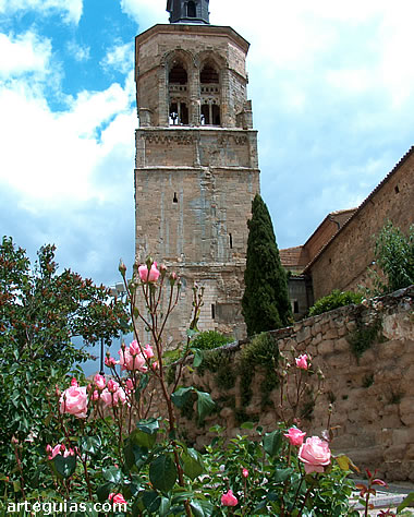 Campanario g&oacute;tico. Alcocer