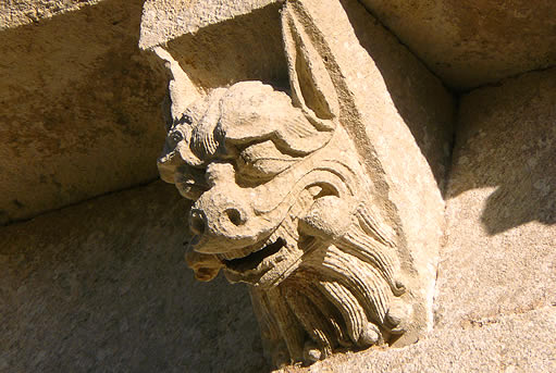 Canecillo de la Ermita de Nuestra Señora de la Oliva de Escobados de Abajo