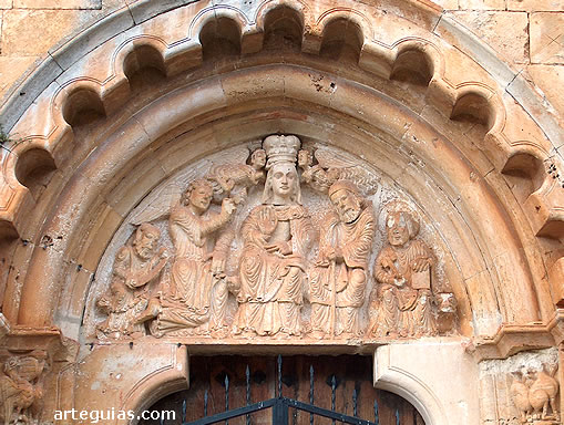 Puerta de la iglesia de Gredilla de Sedano