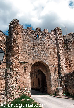 Puerta de la muralla de Maderuelo