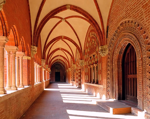 Abad&iacute;a cisterciense de Chiaravalle della Colomba