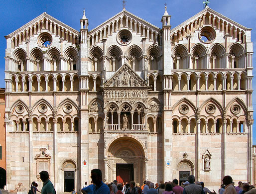Fachada de la Catedral de Ferrara