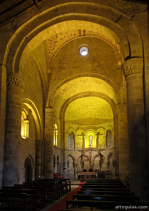 Espectacular interior de San Mart&iacute;n de Elines