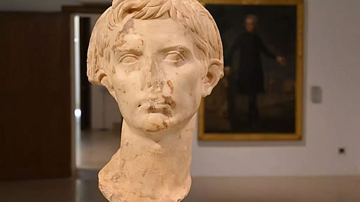 Cabeza de Octavio Ausgusto procedente de Pollentia