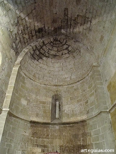 &Aacute;bside septentrional rom&aacute;nico