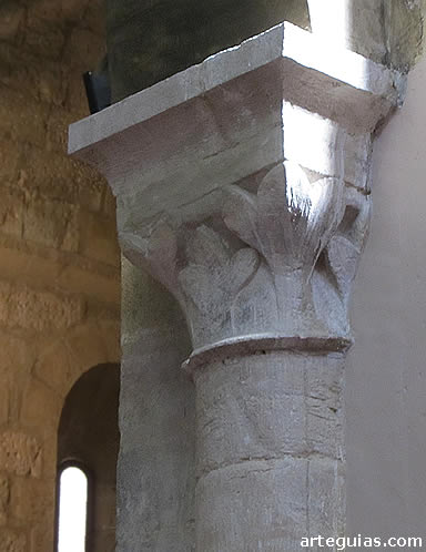 Capitel rom&aacute;nico